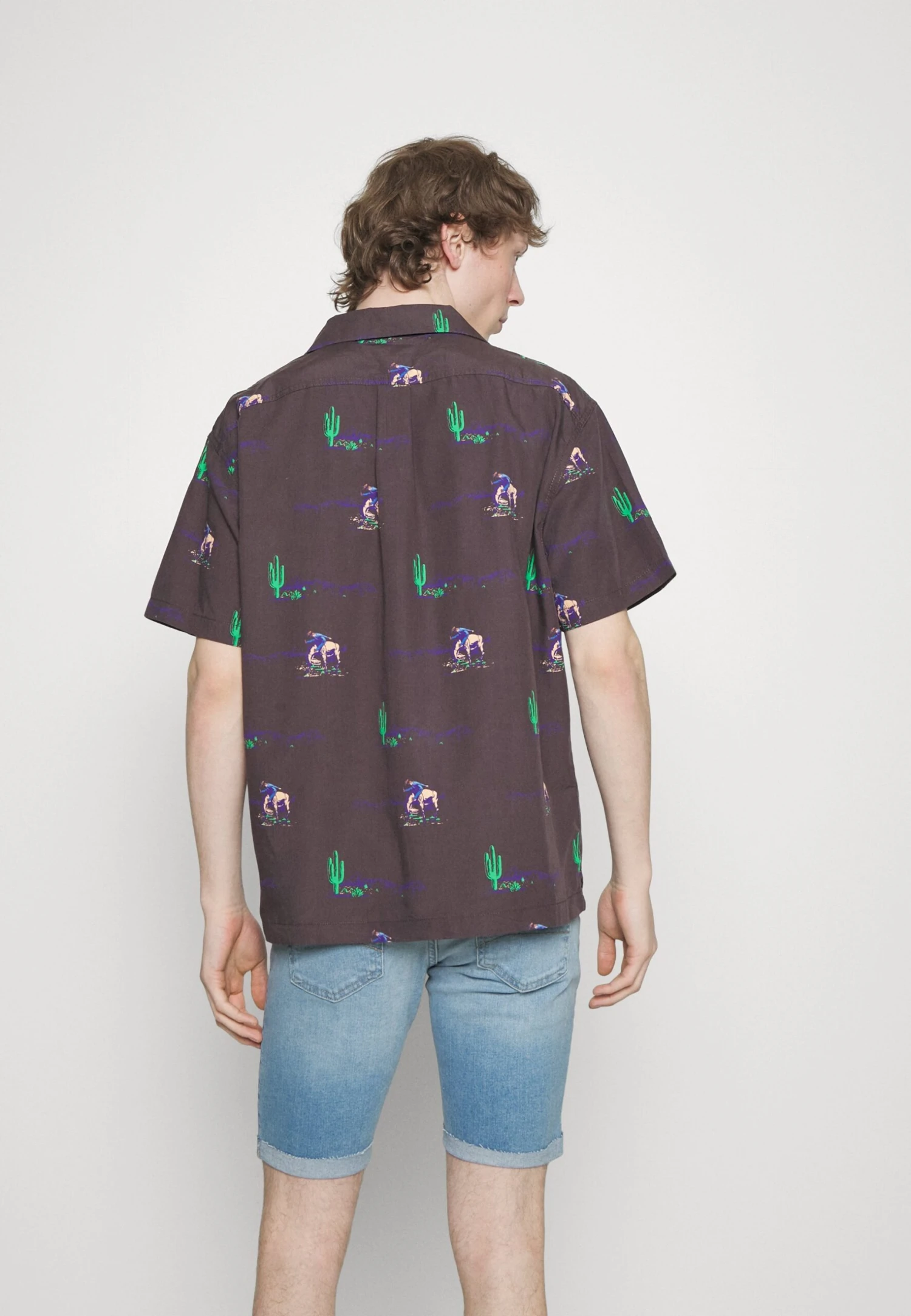 Wrangler Resort - Camisa - Smoked Pearl 5 Wrangler Resort - Camisa - Smoked Pearl - Imagen 3