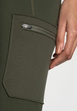 Wrangler All Terrain Gear Cargo - Pantalones - Olive -Wrangler 029682a8d0994709a6be848610e7c9a1