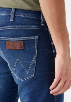 Wrangler Larston - Vaqueros Rectos - Blue Denim 11 Wrangler Larston - Vaqueros Rectos - Blue Denim -Wrangler 0443eb174b3c4ba3bc16113caf627c02