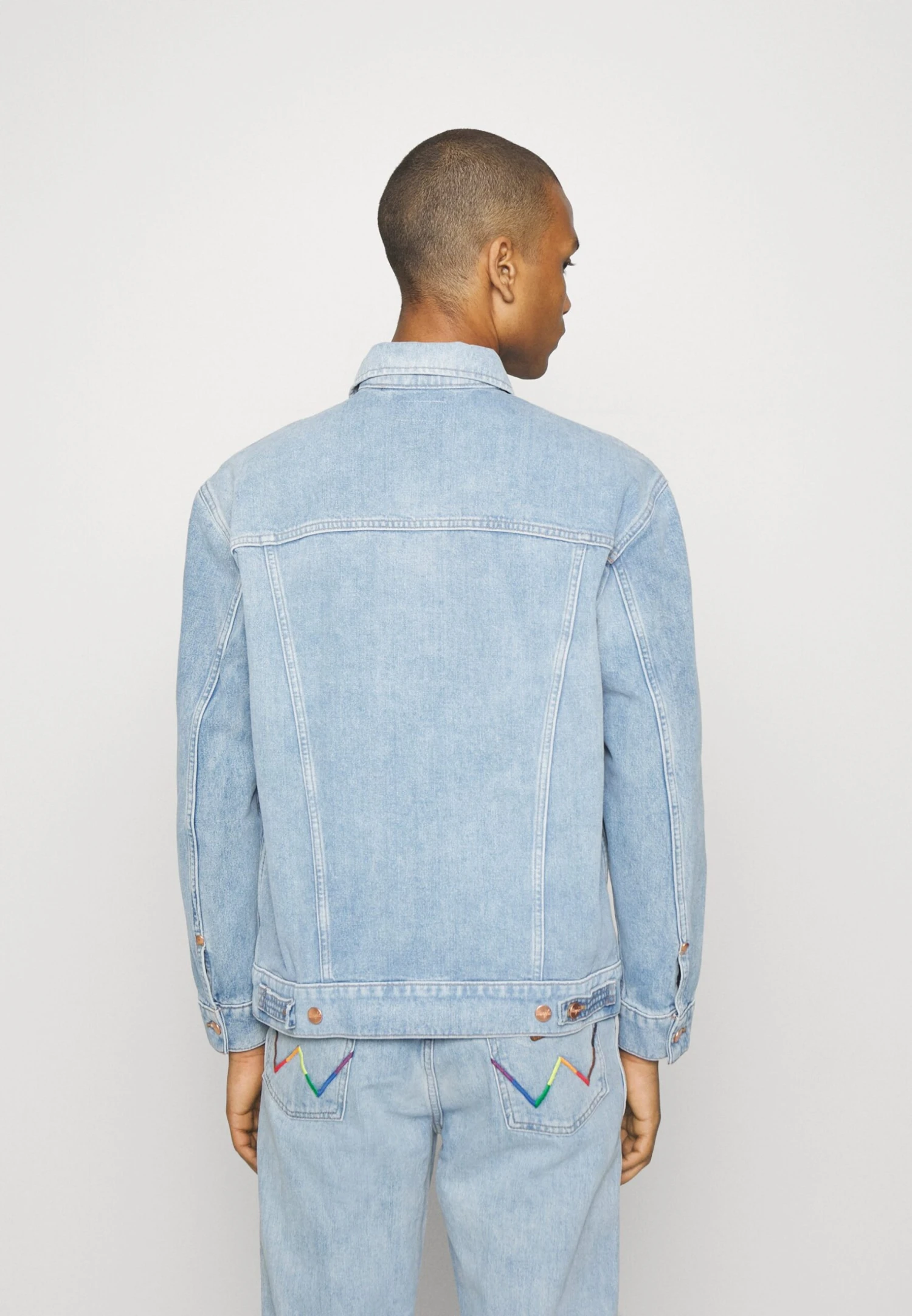 Wrangler Anti Fit Jacket - Chaqueta Vaquera - Light Blue 5 Wrangler Anti Fit Jacket - Chaqueta Vaquera - Light Blue - Imagen 3