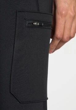 Wrangler All Terrain Gear Cargo - Pantalones - Black -Wrangler 099cb6dd93024f259b7db2d21aab88ad