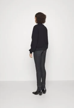 Wrangler Sudadera - Real Black -Wrangler 0add880c32794717a7b2ba08e89236fc