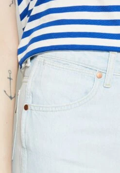 Wrangler Mom - Vaqueros Boyfriend - Sun Drenched -Wrangler 0b36c0516fbc457ca835285e9df85819