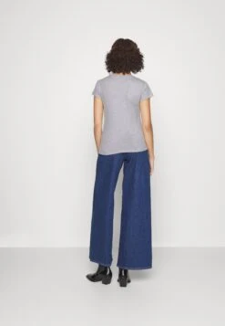 Wrangler Shrunken Band Tee - Camiseta Estampada - Light Grey -Wrangler 0b94bf890a1c45f882e2503fd0efab74