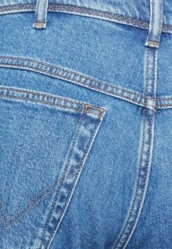 Wrangler Texas - Vaqueros Tapered - Beautiful Day -Wrangler 0ca1a410c6884aa9a7e00b3996b28a43