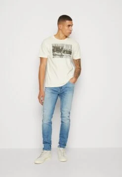 Wrangler Graphic Tee - Camiseta Estampada - Vanilla Ice -Wrangler 0ef241016c234f7e8a3ec54745528289