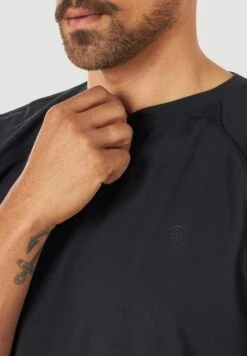 Wrangler Performance - Camiseta Básica - Black -Wrangler 0f2e11e24b244c39af78abbdd7db24f6