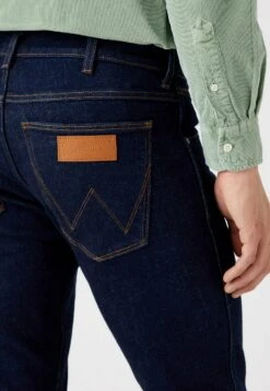 Wrangler Larston - Vaqueros Slim Fit - Day Drifter -Wrangler 0f8d810efbef40be88bbdcadbaf53504