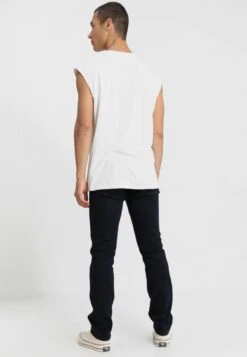 Wrangler Greensboro - Vaqueros Rectos - Black Back -Wrangler 101d1fae39064192b626f3c4f2431615