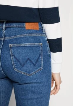 Wrangler Vaqueros Slim Fit - Juniper -Wrangler 152a48125fae4d308f9dea488b91d16c