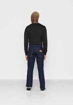 Wrangler Greensboro - Vaqueros Rectos - Dark Blue Denim -Wrangler 1bd7d1df2d884a69a1d5bc711c29b9d5