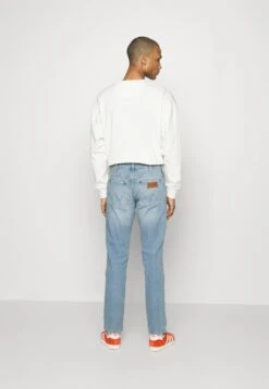 Wrangler Greensboro - Vaqueros Rectos - Cassidy -Wrangler 1c0269dcabc94f8497778ff03509e888