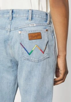 Wrangler Unisex - Vaqueros Rectos - Light Blue 13 Wrangler Unisex - Vaqueros Rectos - Light Blue -Wrangler 1f2eff97cc9f41f894fada2f1b63aff2