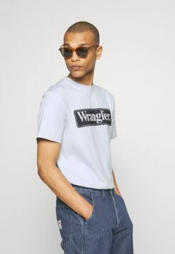 Wrangler Tee - Camiseta Estampada - Pearl Blue 11 Wrangler Tee - Camiseta Estampada - Pearl Blue -Wrangler 1f953fdb65b44ff6ad7e1daf3cdd32cf