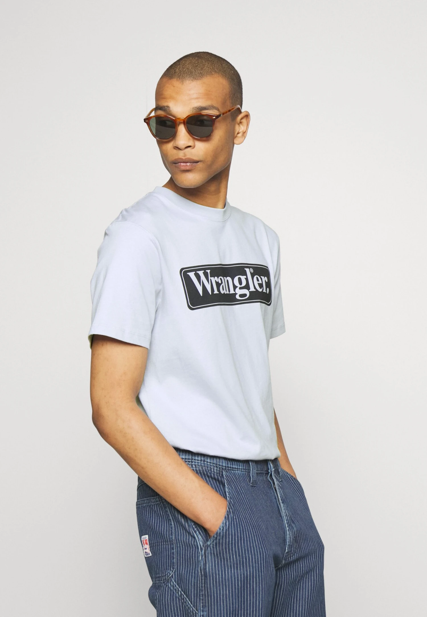 Wrangler Tee - Camiseta Estampada - Pearl Blue 6 Wrangler Tee - Camiseta Estampada - Pearl Blue - Imagen 4