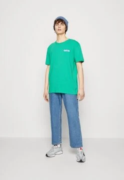 Wrangler Logo Tee - Camiseta Básica - Leprechaun Green 9 Wrangler Logo Tee - Camiseta Básica - Leprechaun Green -Wrangler 220b9feb70e7477597f729b1eea689f9