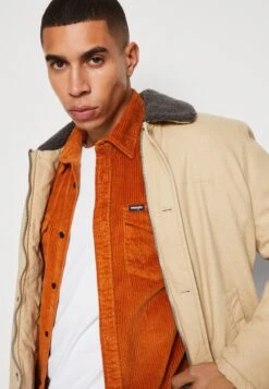 Wrangler Two Flap Pocket Shirt - Camisa - Nutmeg Brown -Wrangler 233ba8a4c7804477b73e71f75b9a9ad6