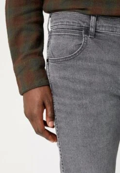 Wrangler Greensboro - Vaqueros Rectos - In Space -Wrangler 28e977b569604e5abcd78be8211a591f