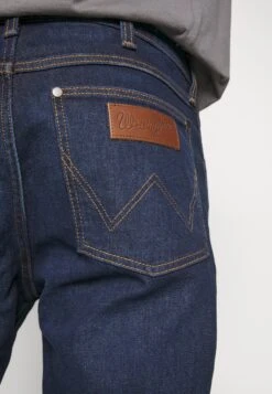 Wrangler Larston - Vaqueros Slim Fit - Landed -Wrangler 29162317c3b147d6b22fbef19f0f4d82