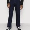 Wrangler Greensboro - Vaqueros Rectos - Dark Blue Denim -Wrangler 2a6990a292bc47cc830d8a541848d56d