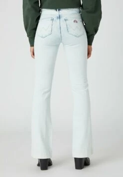 Wrangler Vaqueros A Campana - Be The Storm -Wrangler 2e9fc428329e4fbd80ad920f49020d8f