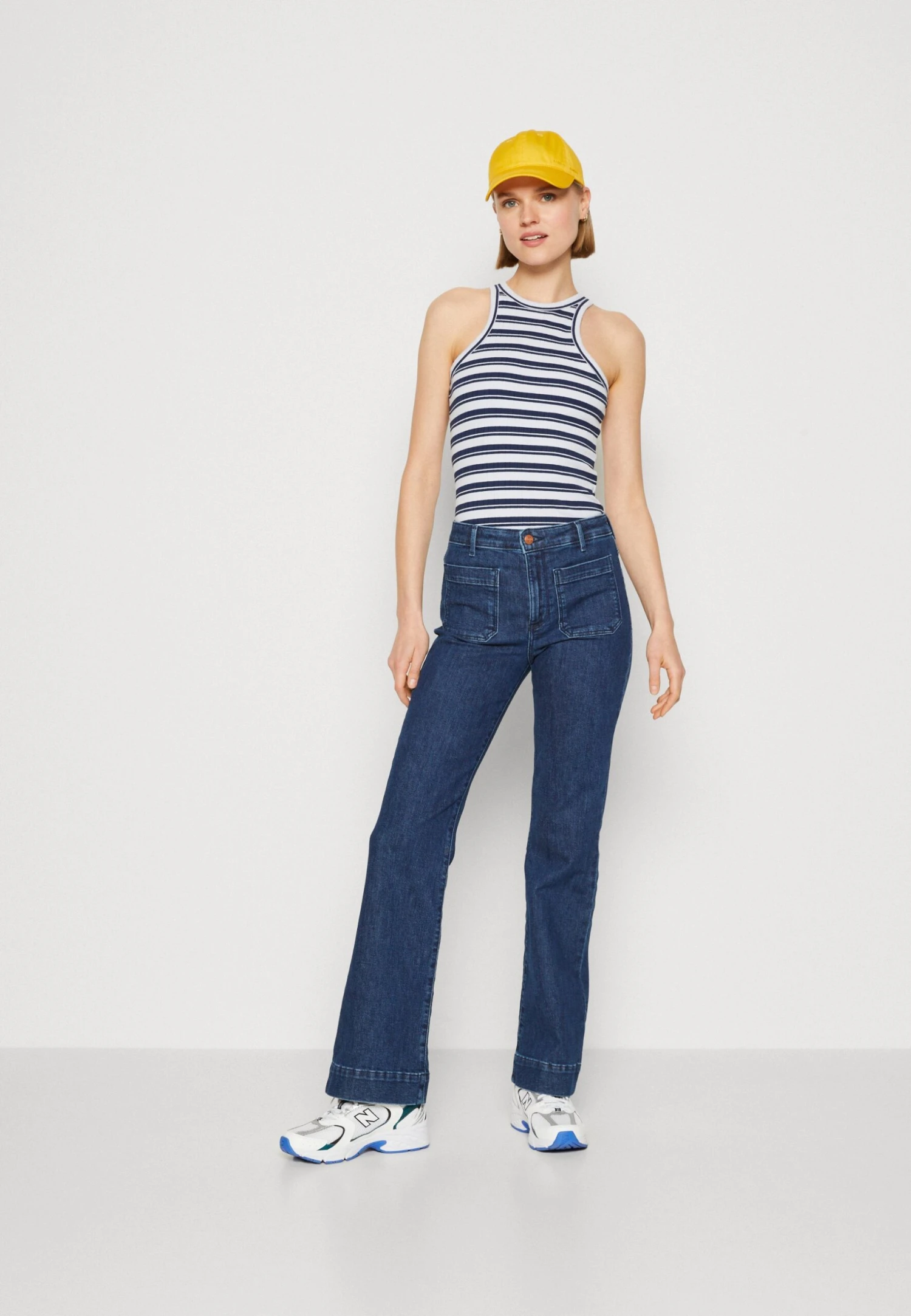 Wrangler Flare - Vaqueros A Campana - Dark Turn 4 Wrangler Flare - Vaqueros A Campana - Dark Turn - Imagen 2