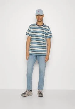 Wrangler Stripe Tee - Camiseta Estampada - Pearl Blue 9 Wrangler Stripe Tee - Camiseta Estampada - Pearl Blue -Wrangler 3ada2674bb1b41129f60191999fba401