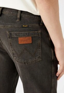 Wrangler Greensboro - Vaqueros Rectos - Black Clay Washed -Wrangler 3c96f88d2a474558881ec071642112bb