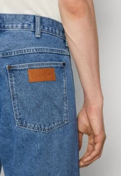 Wrangler Redding - Vaqueros Boyfriend - Electric Dreams -Wrangler 421e16f5aa1542e0b6aa7fc1e65792fa