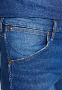 Wrangler Vaqueros Rectos - Stone Blue Denim -Wrangler 4b2e3d926e614733a280d42babec42ac