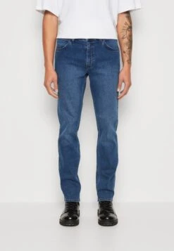 Wrangler Greensboro - Vaqueros Rectos - The Look