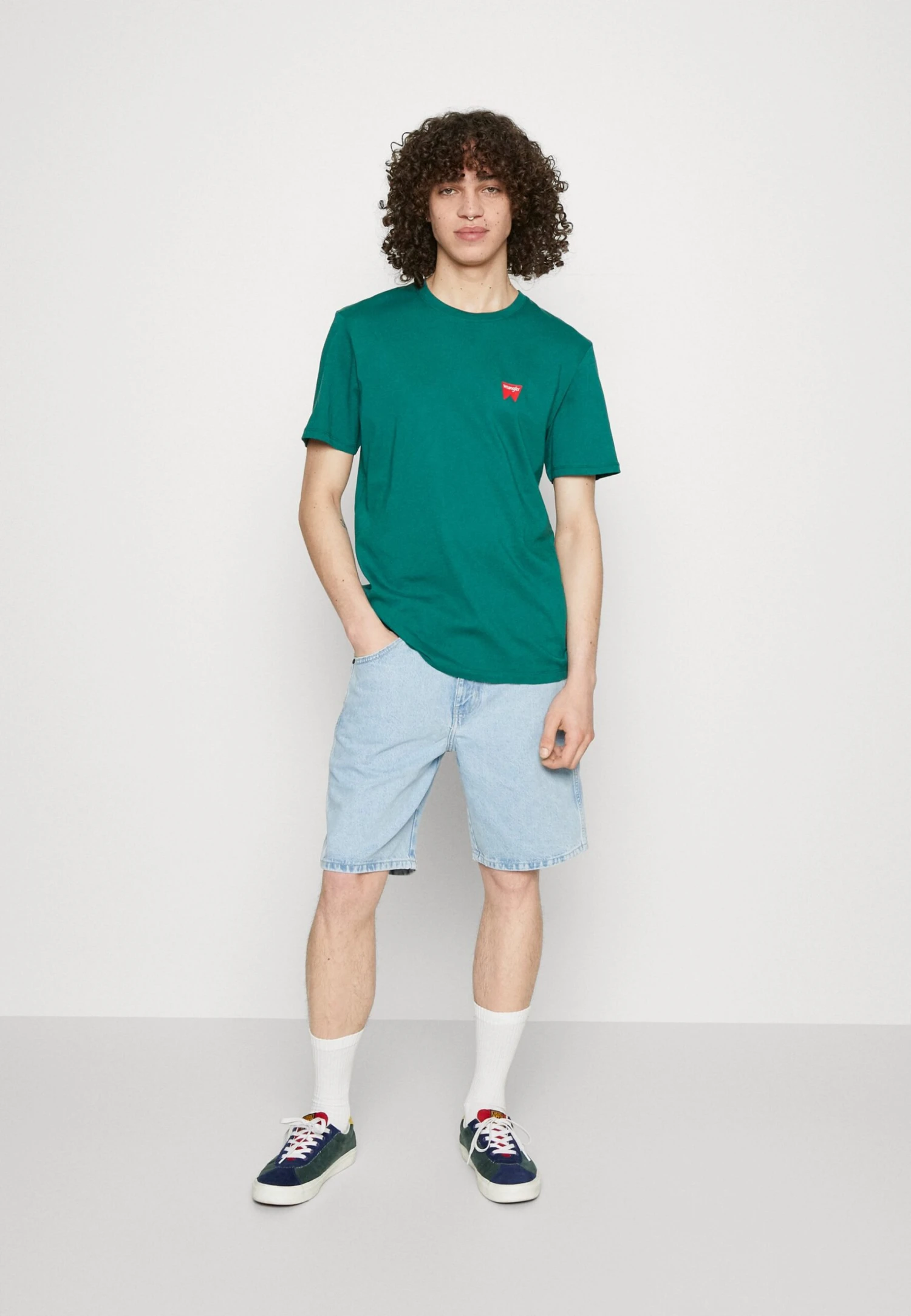 Wrangler Sign Off Tee - Camiseta Básica - Bayberry Green 4 Wrangler Sign Off Tee - Camiseta Básica - Bayberry Green - Imagen 2