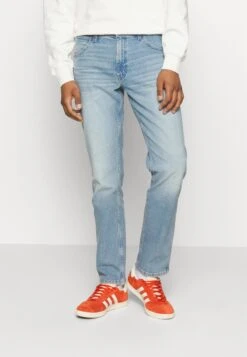 Wrangler Greensboro - Vaqueros Rectos - Cassidy