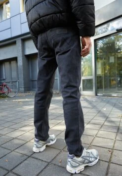 Wrangler Greensboro - Vaqueros Slim Fit - Friday Fever