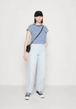 Wrangler Mom - Vaqueros Boyfriend - Sun Drenched -Wrangler 615460c52f7942adb23662846982027b