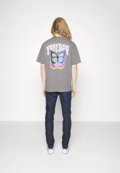 Wrangler Larston - Vaqueros Slim Fit - Landed -Wrangler 626c353bbc524b909c2495abb2d512e5