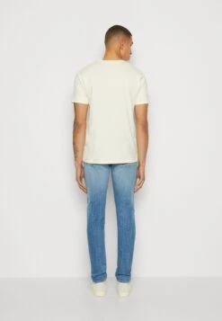 Wrangler Graphic Tee - Camiseta Estampada - Vanilla Ice -Wrangler 63b0cdb71ff245d9977b87bd5787c342