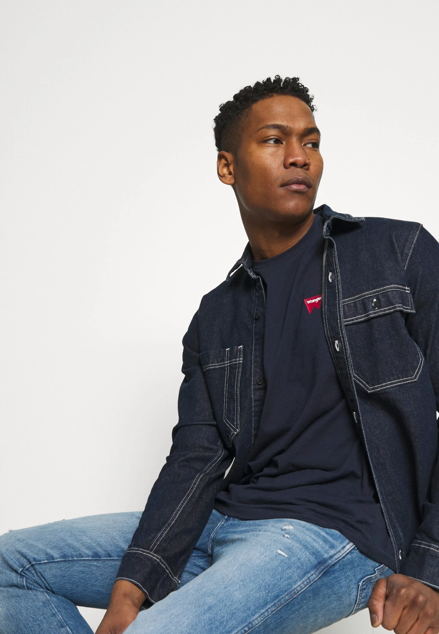 Wrangler Sign Off Tee - Camiseta Básica - Navy 6 Wrangler Sign Off Tee - Camiseta Básica - Navy - Imagen 4