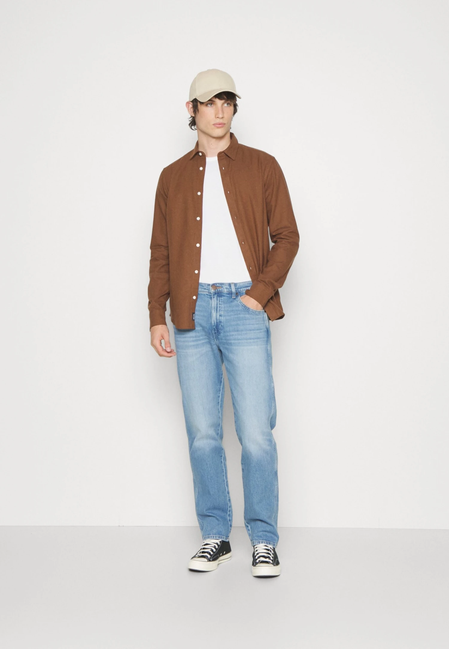 Wrangler Frontier - Vaqueros Rectos - Fly Away 4 Wrangler Frontier - Vaqueros Rectos - Fly Away - Imagen 2