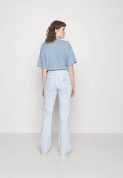 Wrangler Boxy Tee - Camiseta Estampada - Stone Wash Blue 9 Wrangler Boxy Tee - Camiseta Estampada - Stone Wash Blue -Wrangler 6d744dd18f3047dbaf58a2ff57e9c944