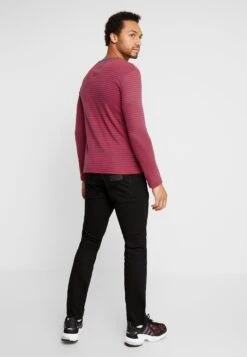 Wrangler Vaqueros Rectos - Black Valley -Wrangler 6f00ded4ed144ef6baca6c0bd596f6a9