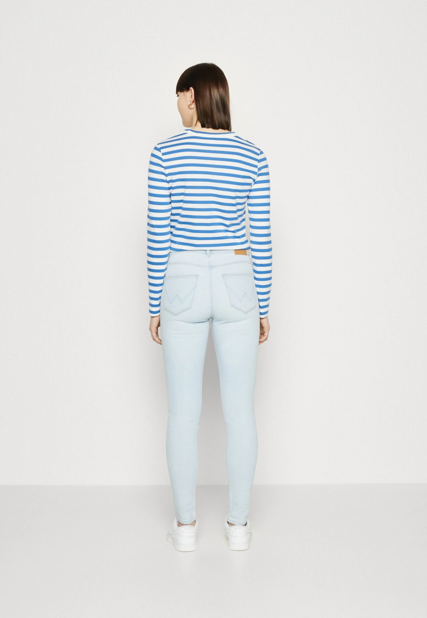 Wrangler High Skinny - Vaqueros Pitillo - Beach Bum 5 Wrangler High Skinny - Vaqueros Pitillo - Beach Bum - Imagen 3