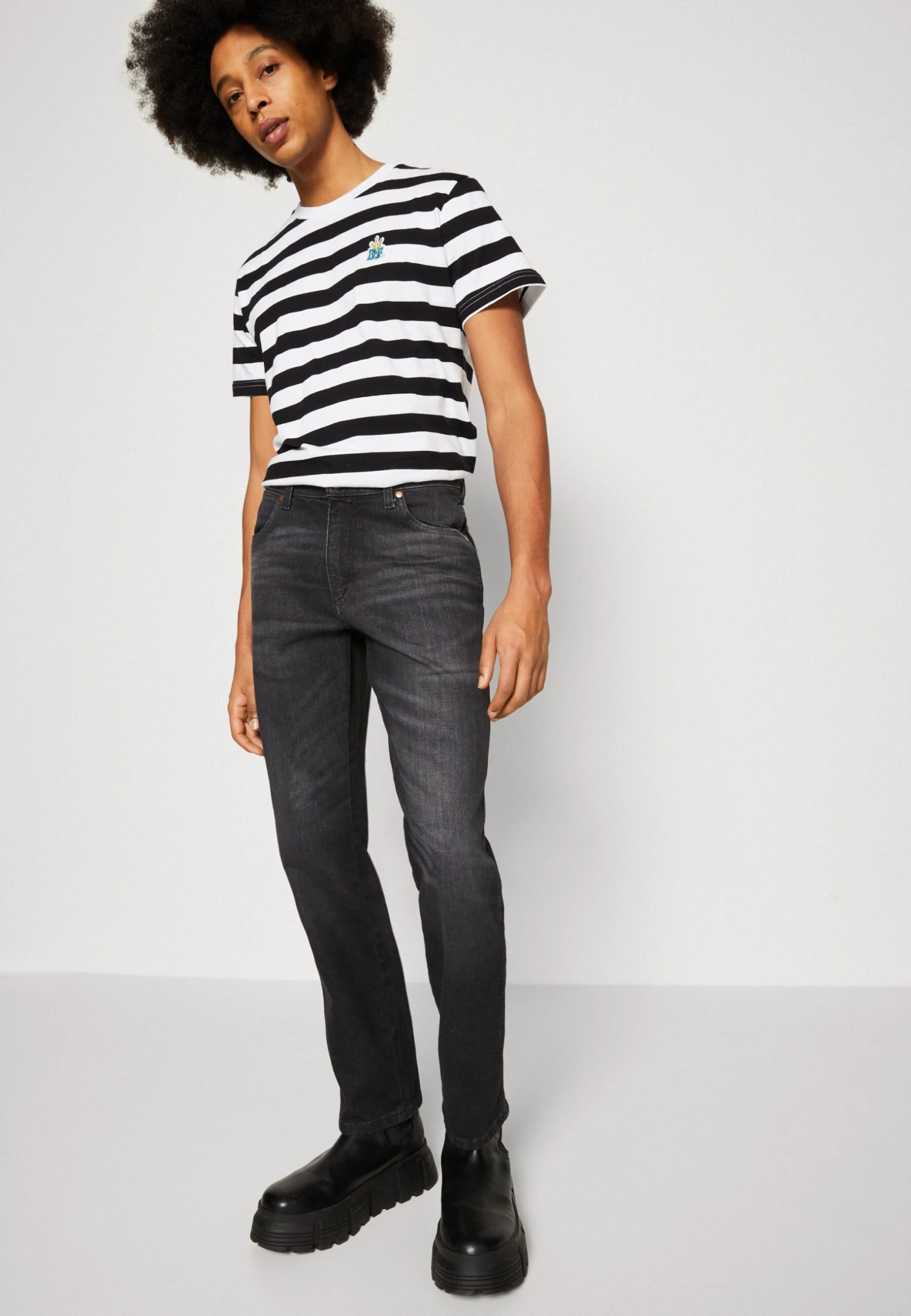 Wrangler Texas - Vaqueros Rectos - Faded Black 6 Wrangler Texas - Vaqueros Rectos - Faded Black - Imagen 4