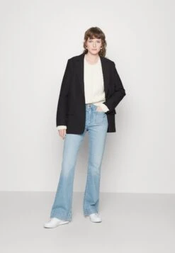 Wrangler Vaqueros A Campana - Rhea -Wrangler 7e6e9267317d4472a52b5ce74bc87398