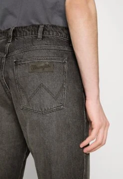 Wrangler Frontier - Vaqueros Rectos - Dark Rose -Wrangler 83b6f3ec0dd740bba647e6fbd459dc26