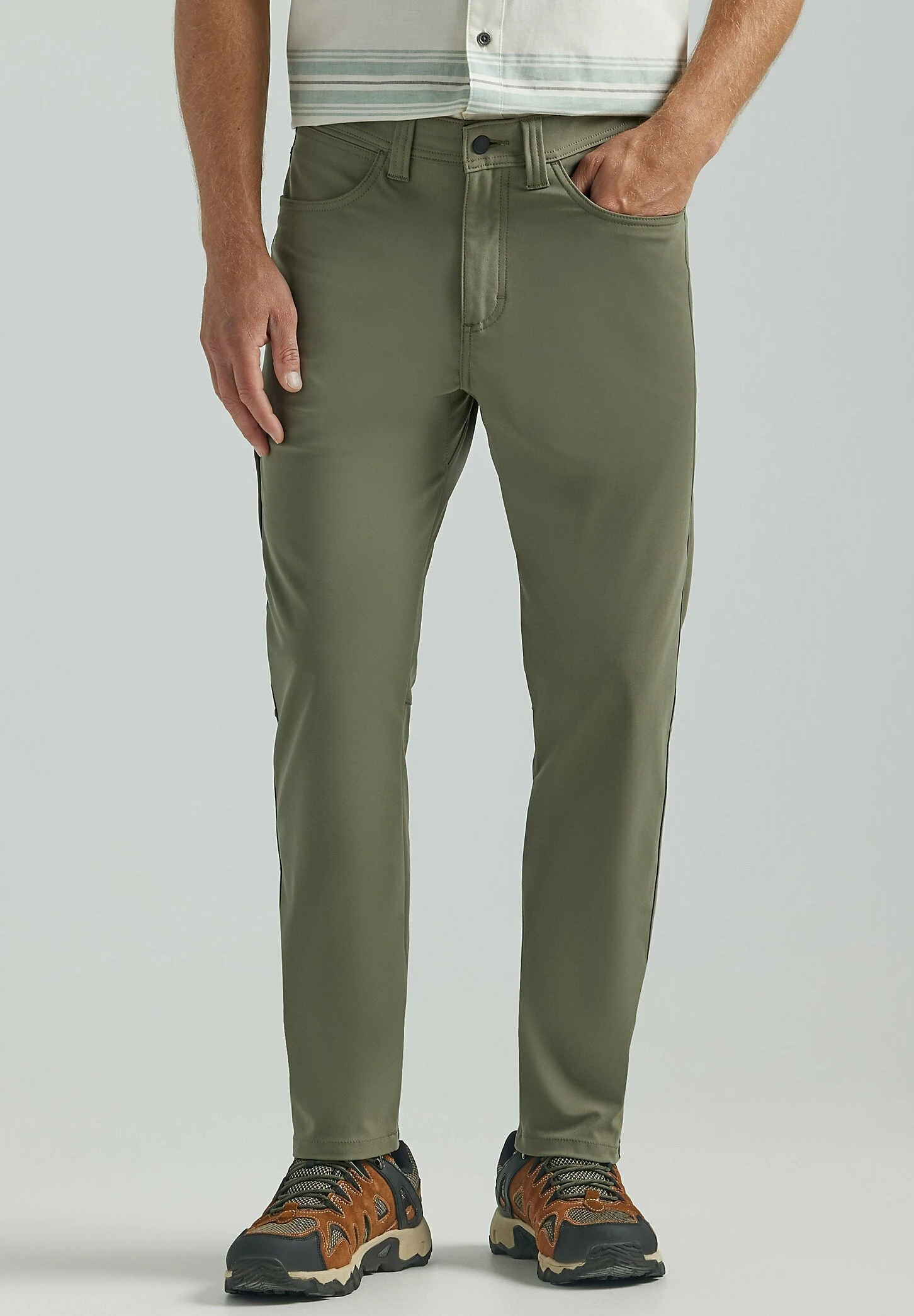 Wrangler Pantalones - Dusty Olive 3 Wrangler Pantalones - Dusty Olive