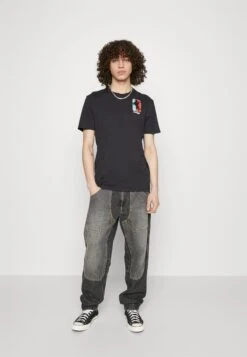 Wrangler Graphic Tee - Camiseta Estampada - Faded Black -Wrangler 88a73bb337e84f068ea27b524b1c8942