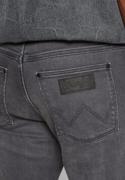 Wrangler Larston - Vaqueros Slim Fit - Ashes -Wrangler 88f50f8968a44c0288a778b05173af4d