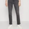 Wrangler Larston - Vaqueros Slim Fit - Blackout -Wrangler 8b6d68d65c6f48ae9f3b3ab53f5f0b13