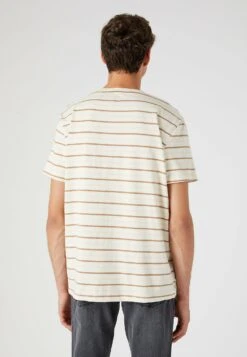 Wrangler Pocket Tee - Camiseta Estampada - Pale Blush 9 Wrangler Pocket Tee - Camiseta Estampada - Pale Blush -Wrangler 8ce2ce6c6ca84817b49640f9bbded5d5